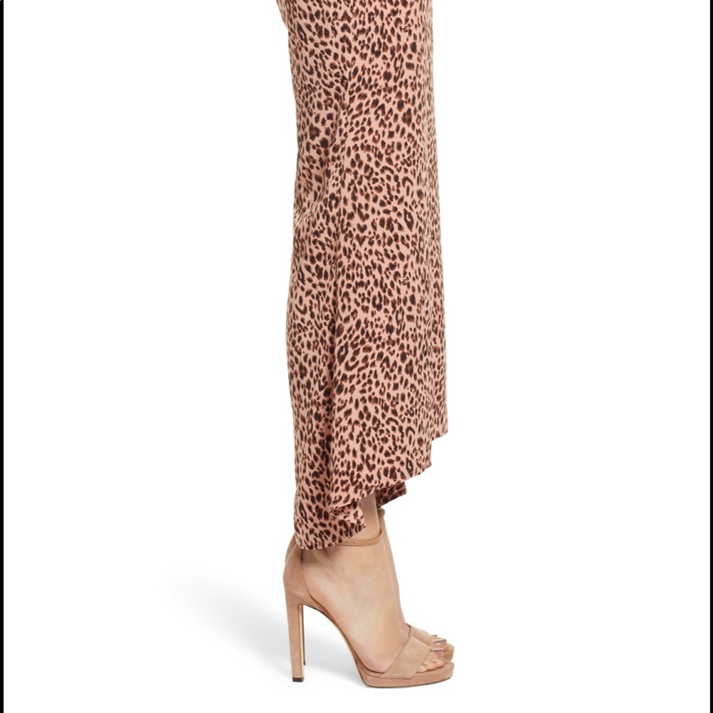 Pink leopard print flare bottoms - Picture 4 of 6
